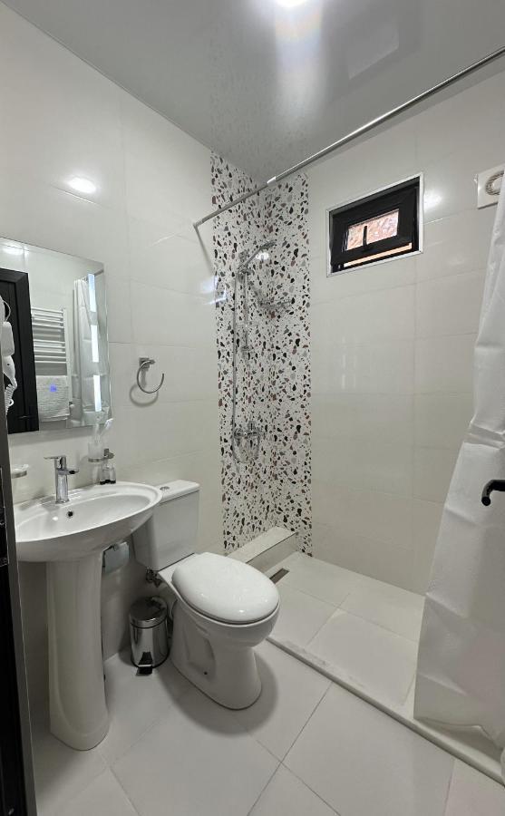 Bina N28 Hotel Kutaisi Ngoại thất bức ảnh