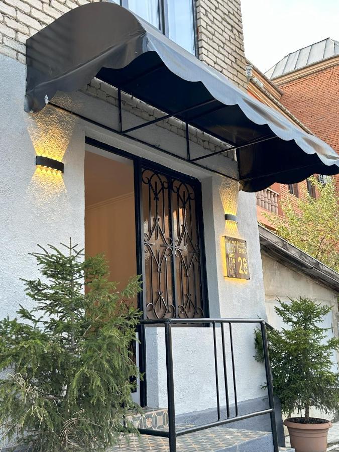 Bina N28 Hotel Kutaisi Ngoại thất bức ảnh