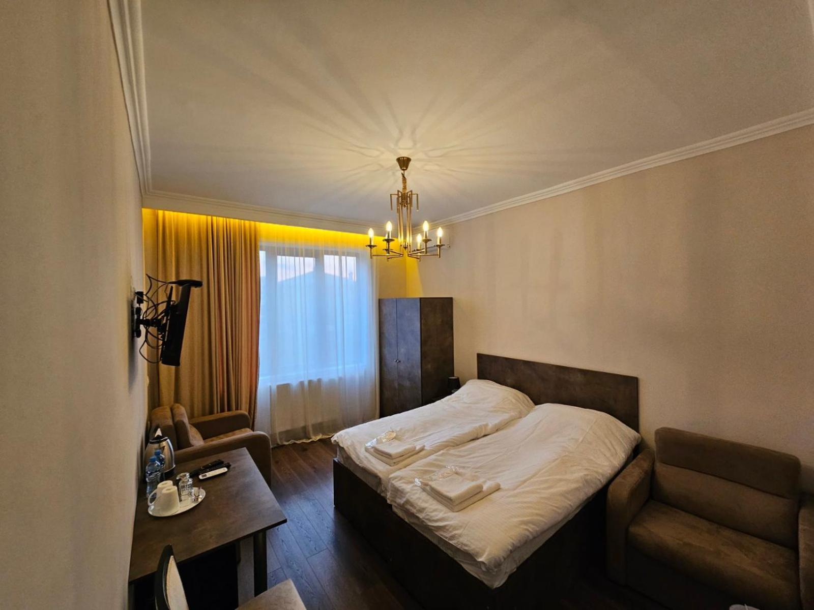 Bina N28 Hotel Kutaisi Ngoại thất bức ảnh