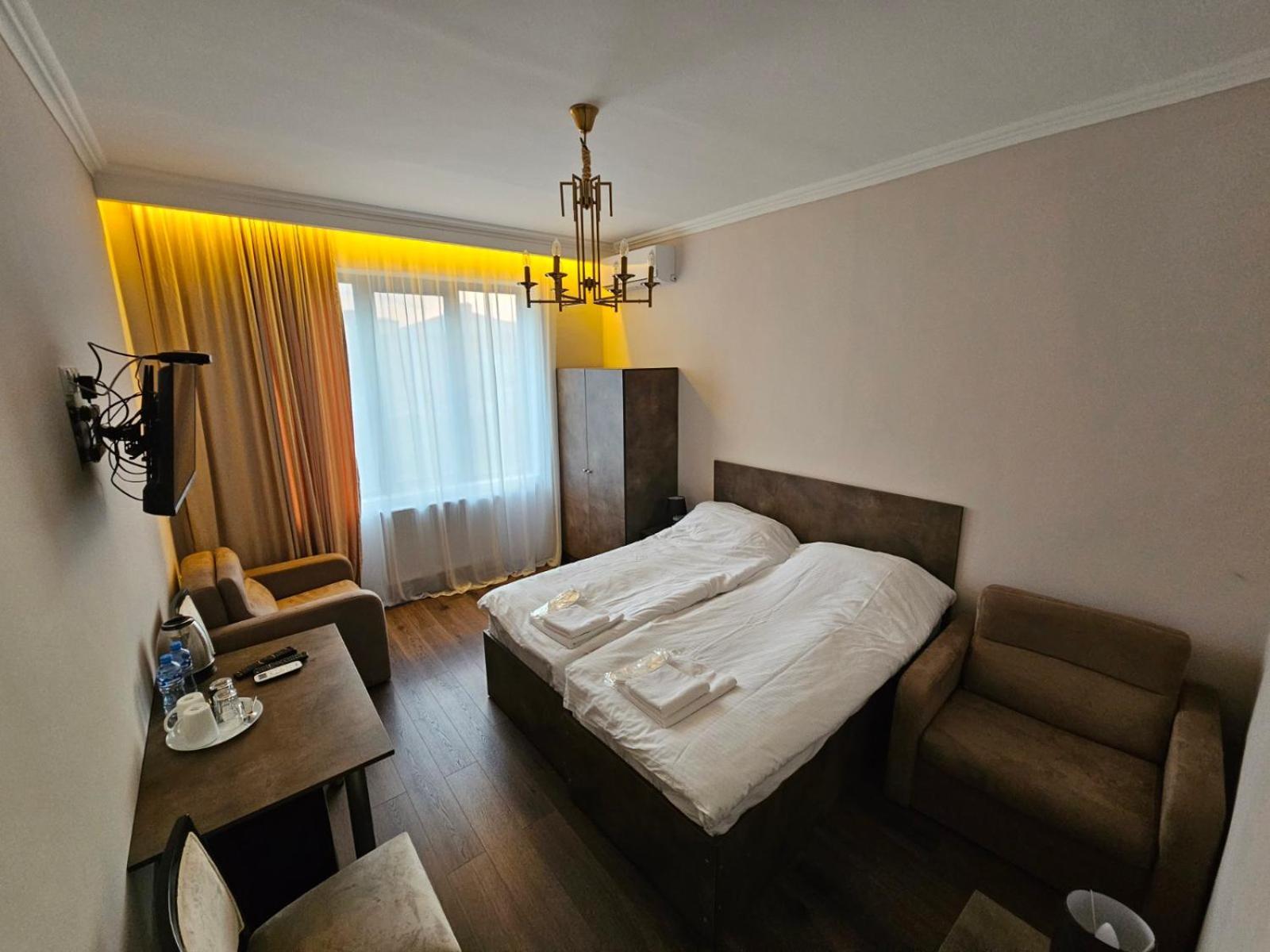 Bina N28 Hotel Kutaisi Ngoại thất bức ảnh